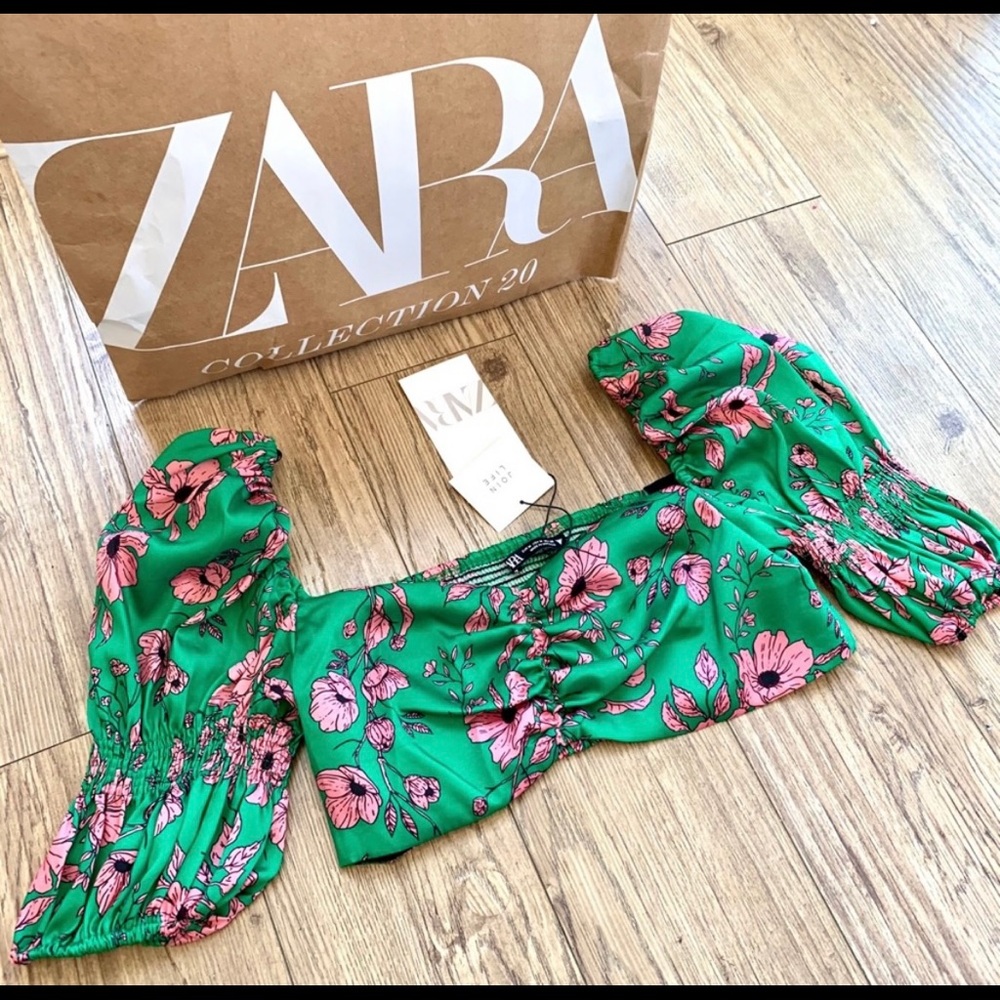 Zara Floral Crop Top Satin Green Puff
Sleeve
